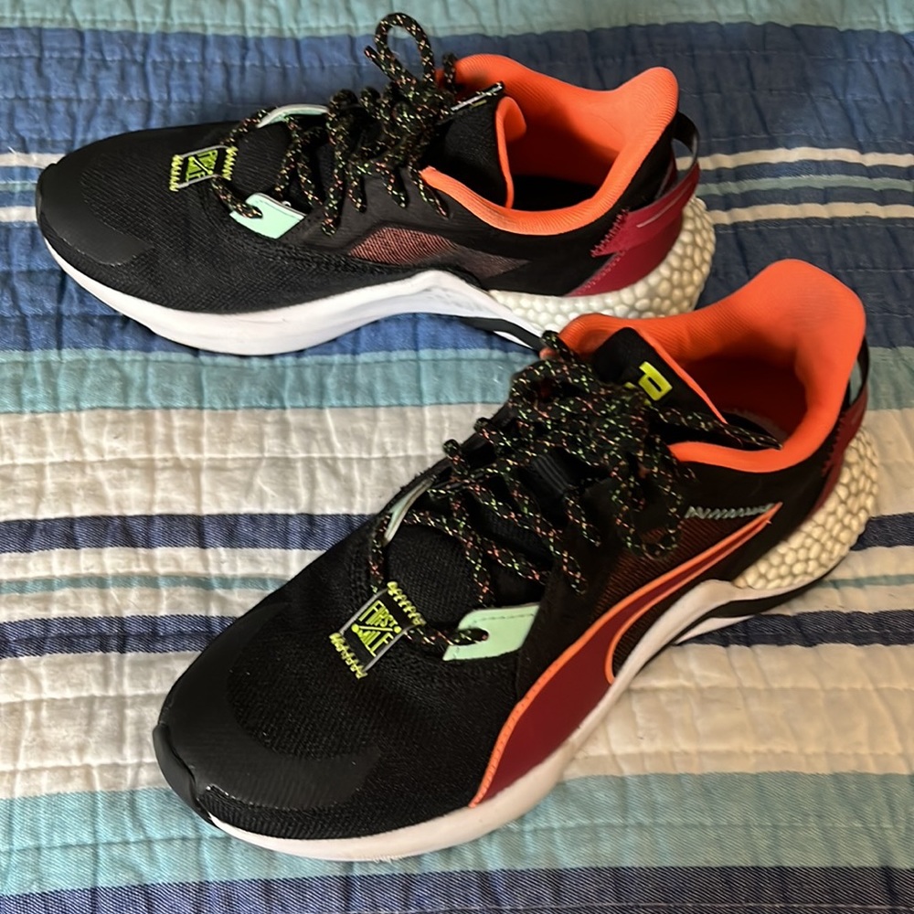 Puma Running Shoes - Picture 2 of 5